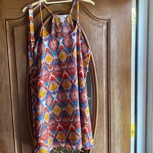 Body central patterned dress